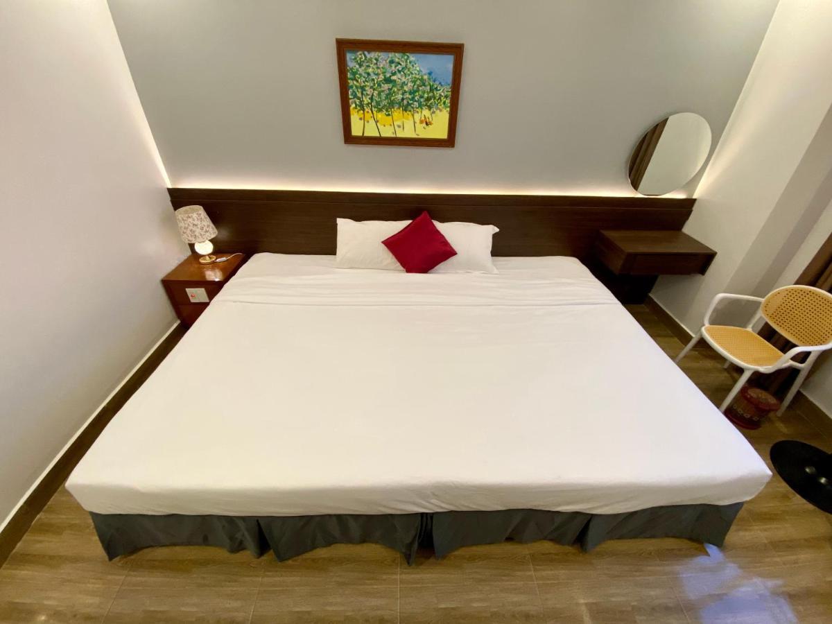 Dolphin Hotel Chan Chau Екстер'єр фото