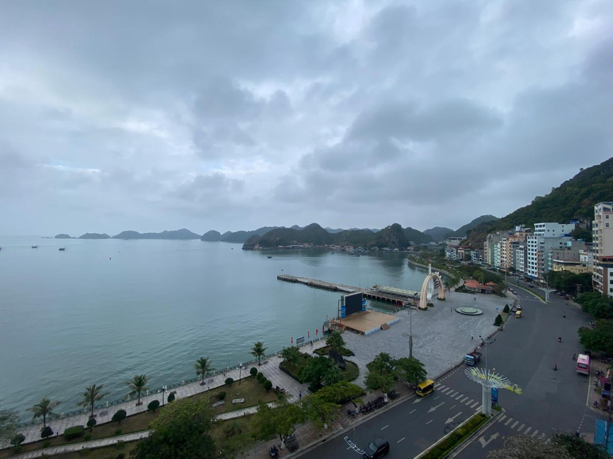 Dolphin Hotel Chan Chau Екстер'єр фото