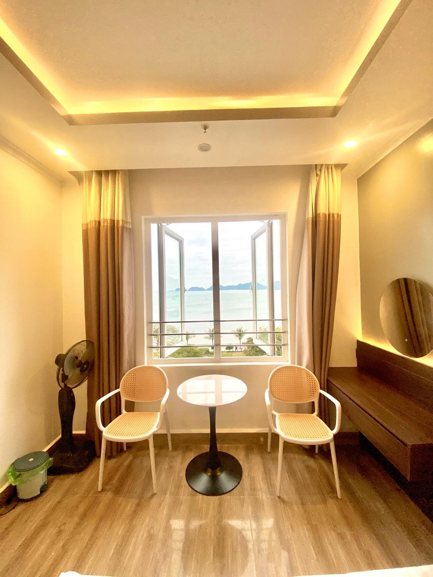 Dolphin Hotel Chan Chau Екстер'єр фото