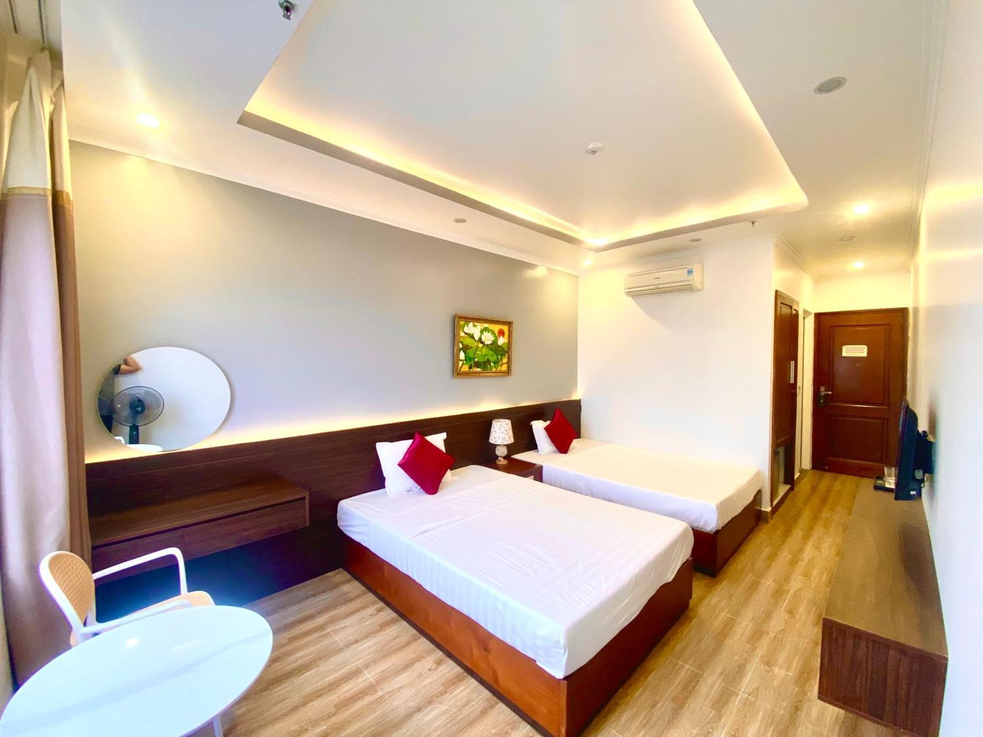 Dolphin Hotel Chan Chau Екстер'єр фото